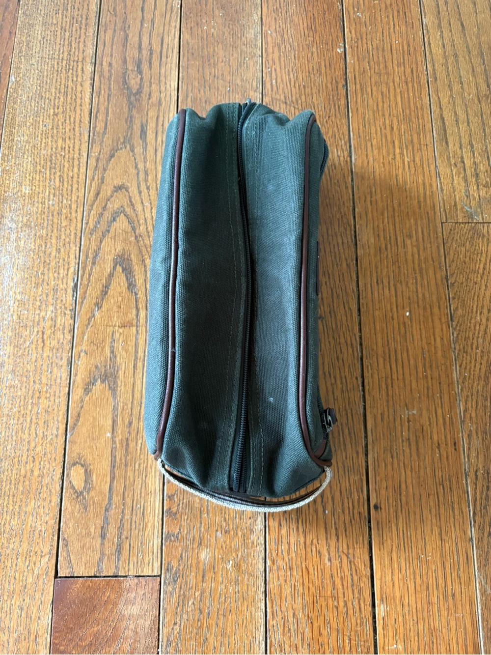 Baekgaard Sloan Toiletry Bag - Picture 3 of 7